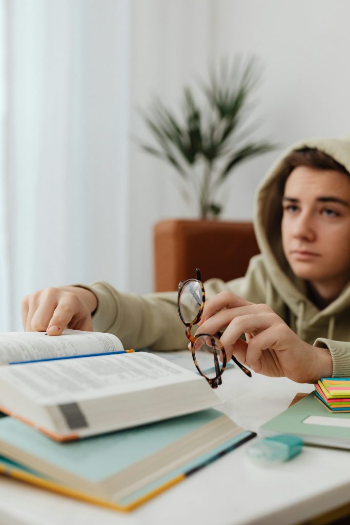 Mi hijo adolescente no quiere estudiar: qué hacer (guía para padres)
